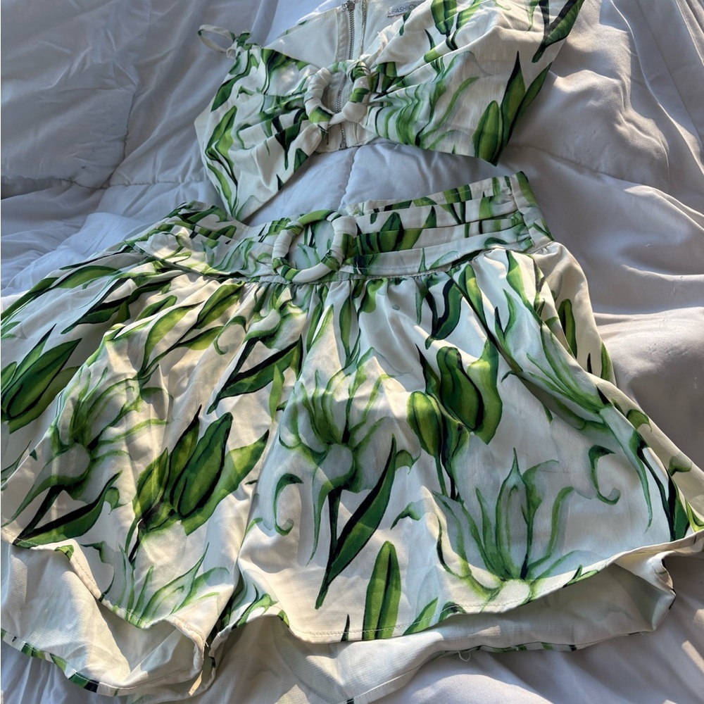 Fashion Nova Green Leaf Print Set